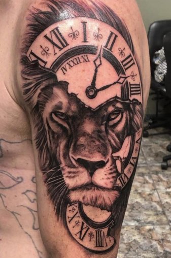 Ryan Cumberledge Lion Clock by Ryan Cumberledge TattooNOW